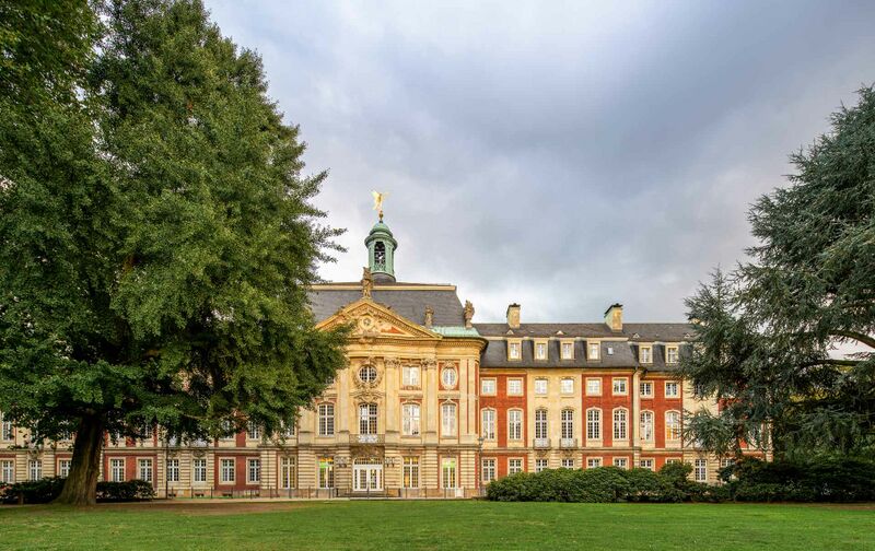 Datei:Schloss-Muenster-Philipp-Foelting-CC-BY-SA.jpg